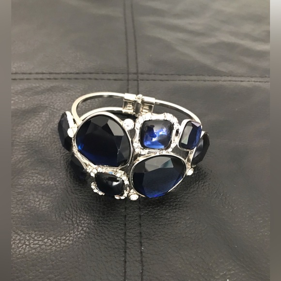 WHITE HOUSE BLACK MARKET BRACELET - Picture 6 of 7